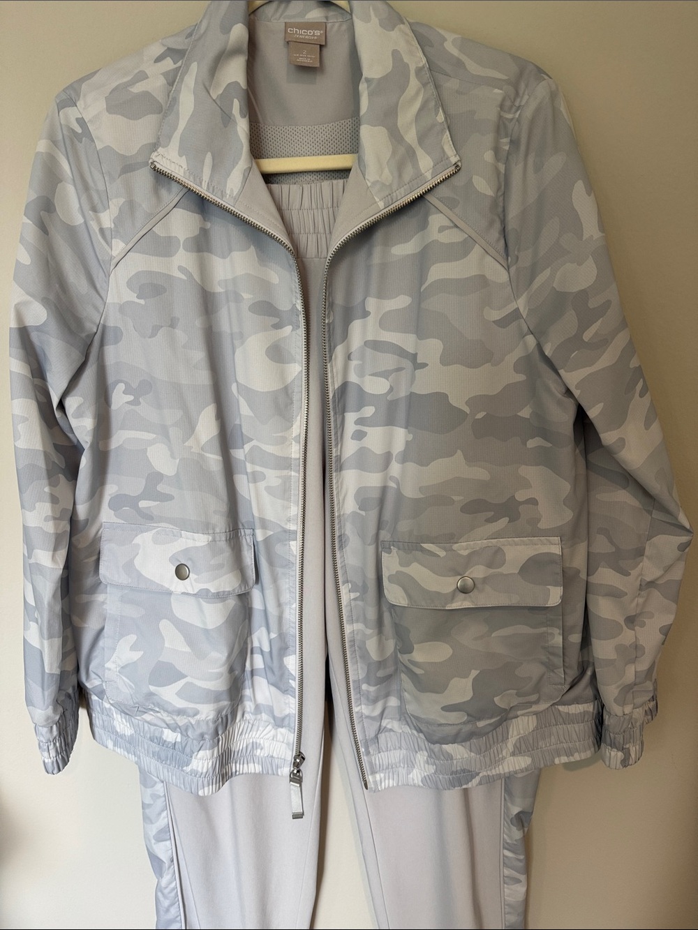 Chicos Light Gray Camo Zip Bomber Jacket and Joggers Two Piece Set Size 2 10/12 - Picture 3 of 10